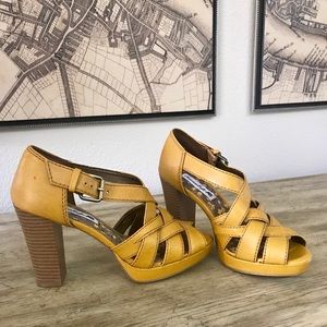 American Eagle Size 6 Heels